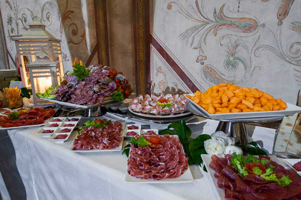 Eventi aziendali buffet Villa Gaia Gandini Eventi aziendali buffet Villa Gaia Gandini